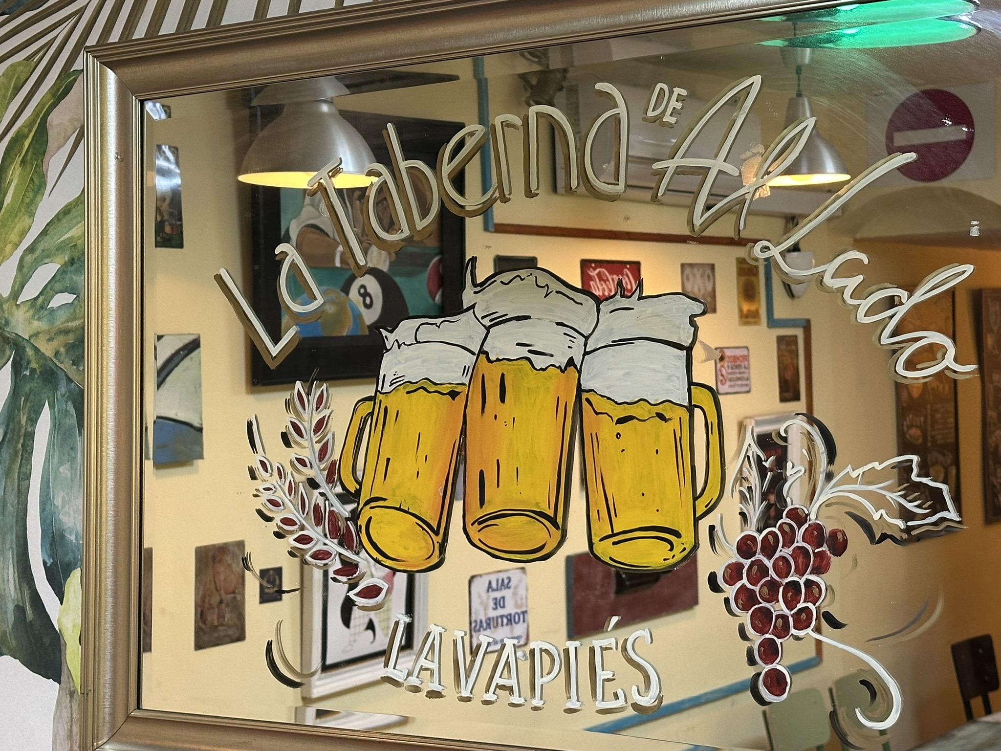 La Taberna De Al Lado